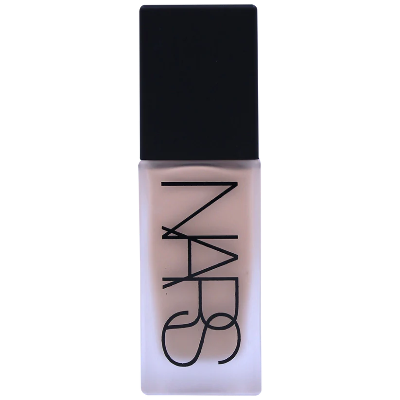 All day Luminous Weightless foundation light 2 Mont Blanc