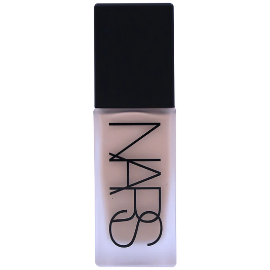 All day Luminous Weightless foundation light 2 Mont Blanc